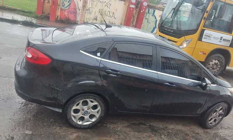 New Fiesta Sedan 201...