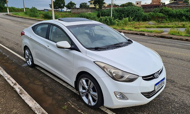 Vendo Elantra 2013,1...