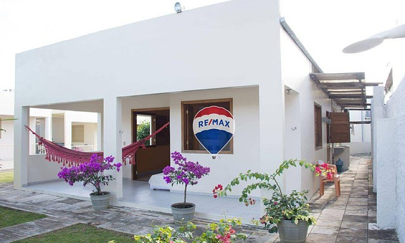 Vende Linda Casa Com...