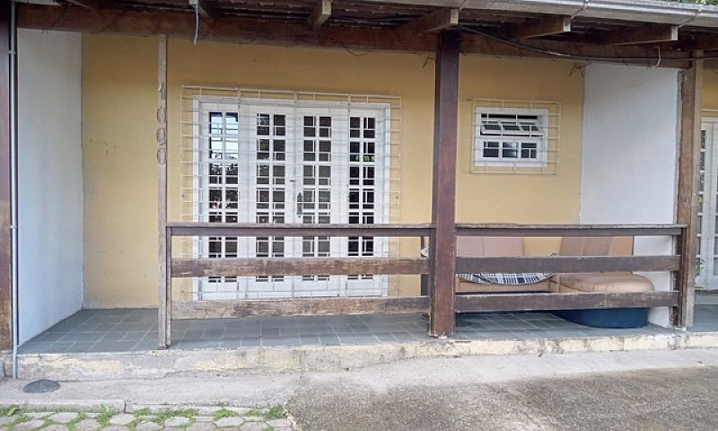 Kitnet Grande Itoupa...