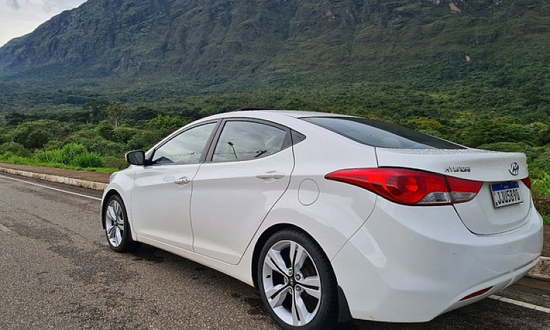 Vendo Elantra 2013,1...
