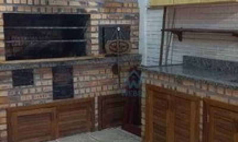 Casa Com 3 Dormitóri...