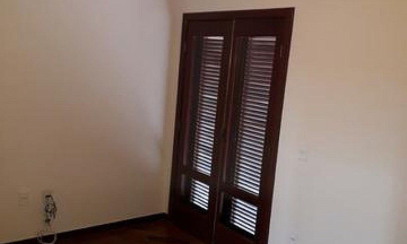 Casa De Alto Padrão...