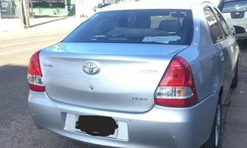 Vende-Se Toyota Etio...