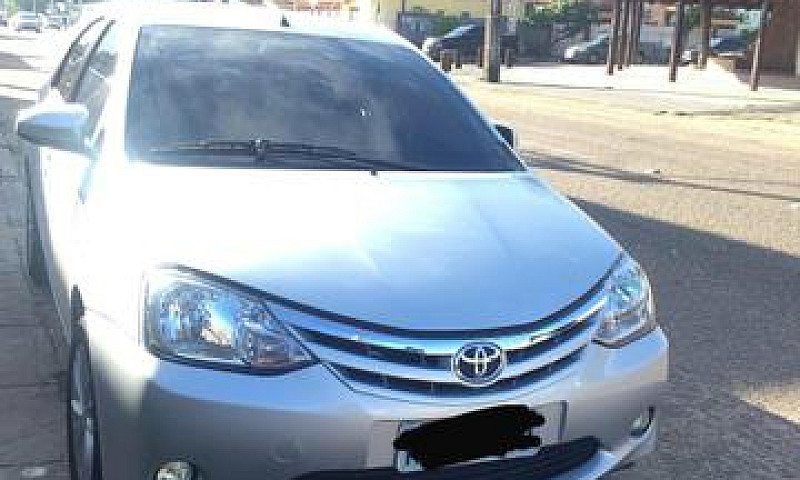 Vende-Se Toyota Etio...