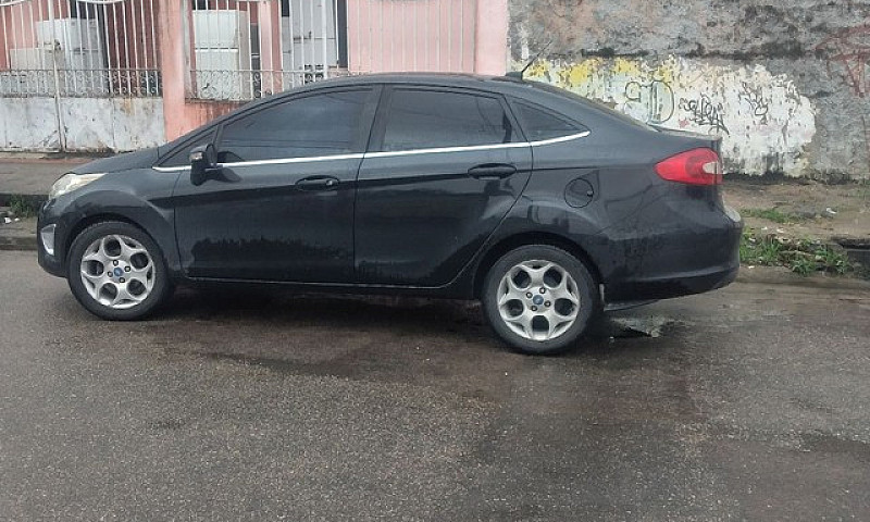 New Fiesta Sedan 201...