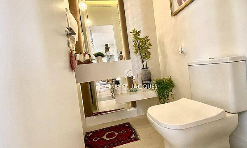 Casa Com 3 Suítes À ...