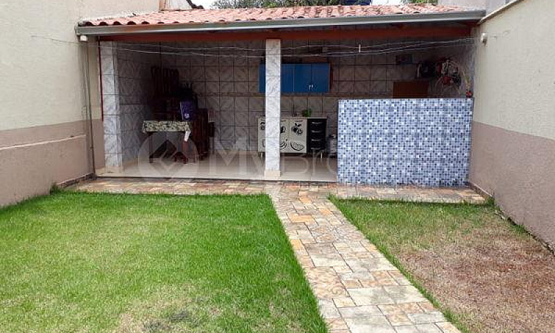 Casa  Com 3 Quartos ...
