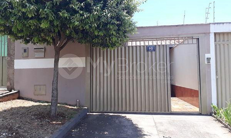 Casa  Com 3 Quartos ...