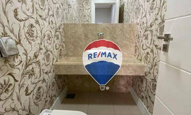 Casa Com 4 Dormitóri...