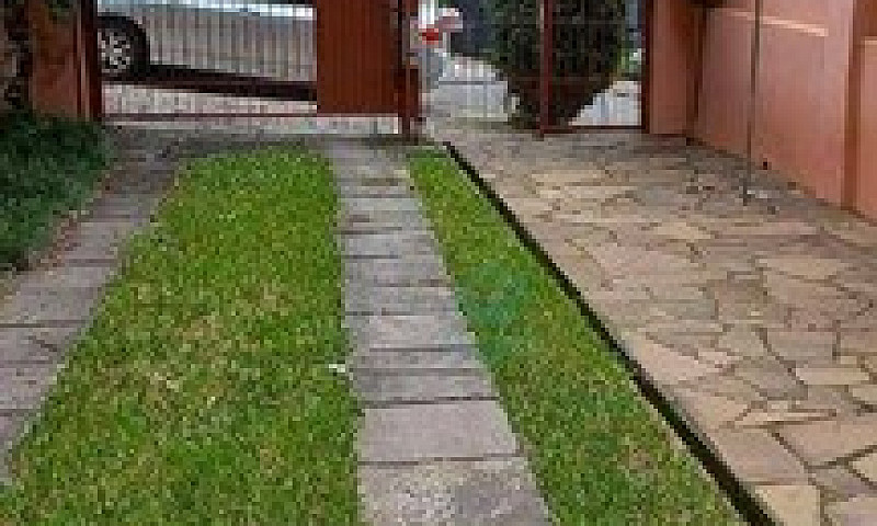 Casa Com 3 Dormitóri...