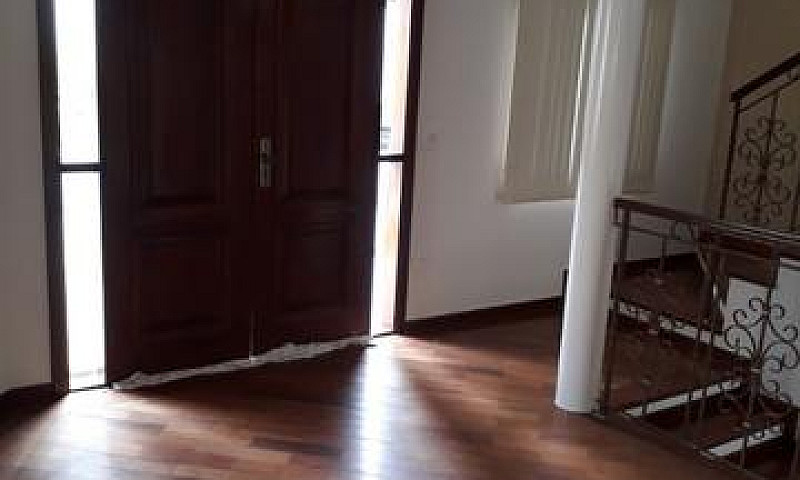 Casa De Alto Padrão...