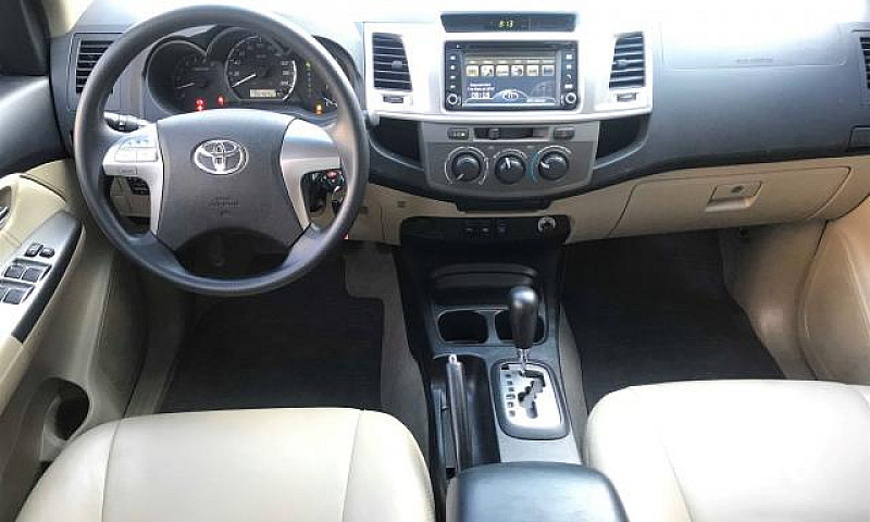 Toyota Hilux Sw4 201...