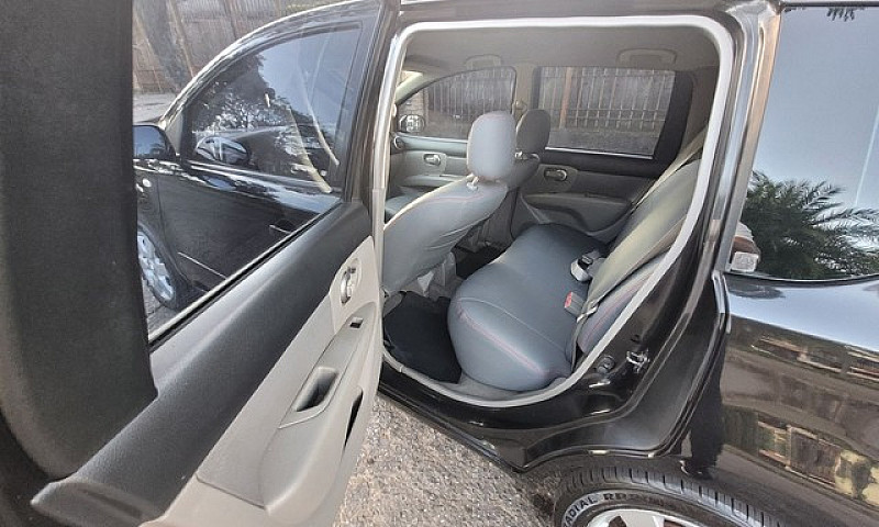 Livina 1.6 Sl 2010...