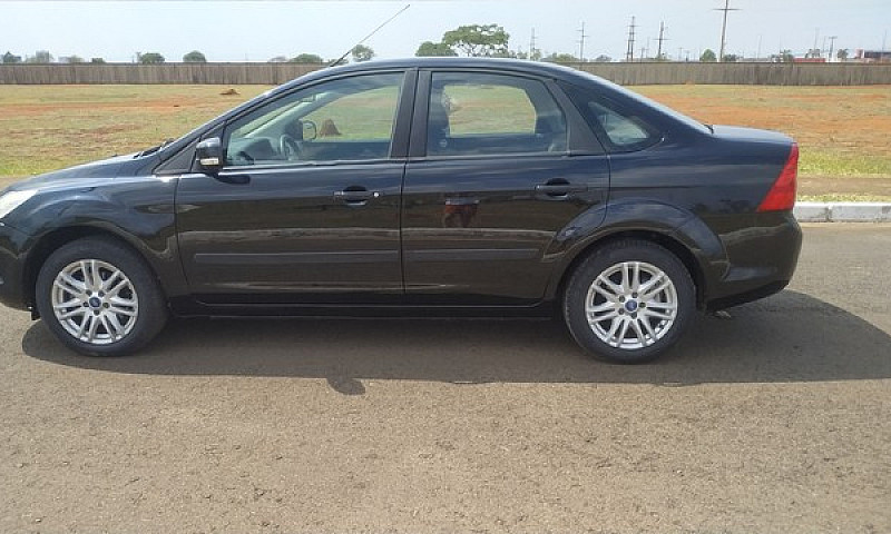 Focus Sedan 2011 2.0...