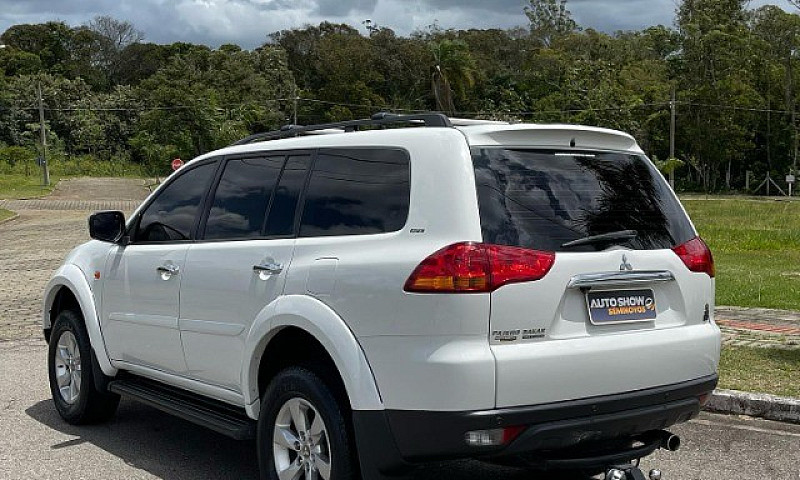 Mitsubishi Pajero Da...