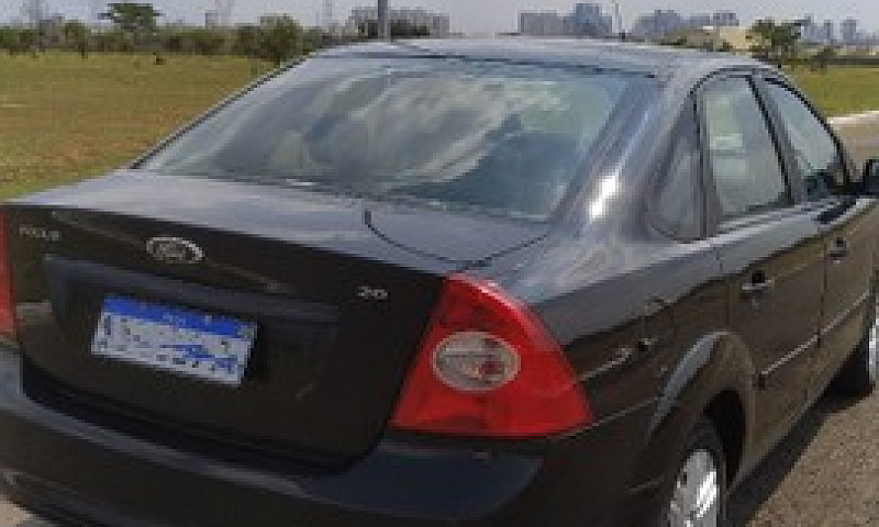 Focus Sedan 2011 2.0...