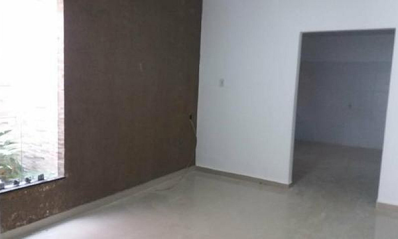 Vende-Se Uma Casa No...