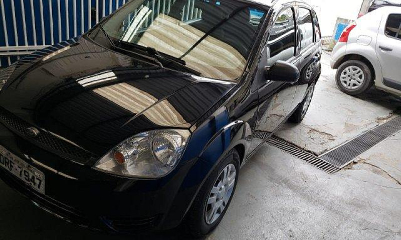 Vendo Ford Fiesta 1....