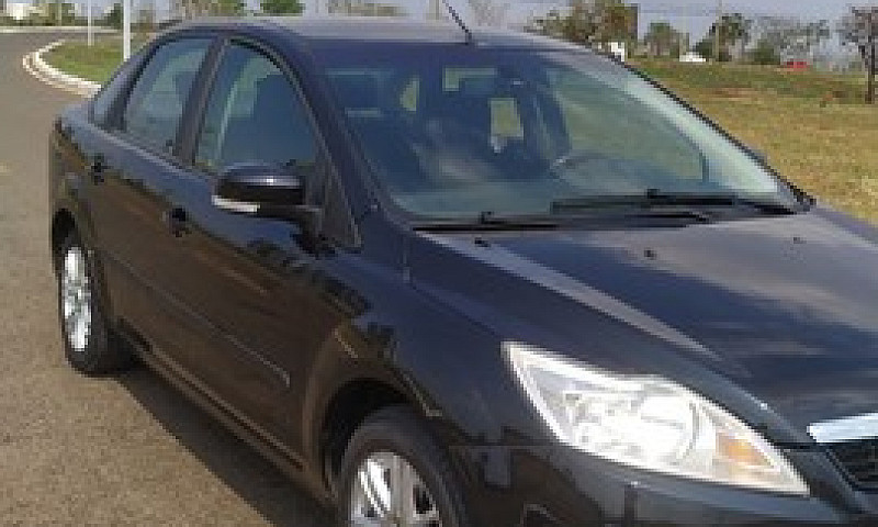 Focus Sedan 2011 2.0...