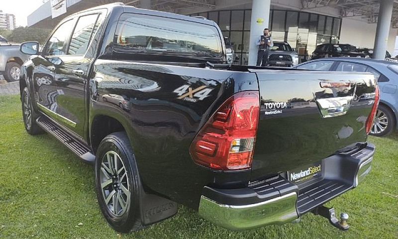 Toyota Hilux 2.8 Srv...