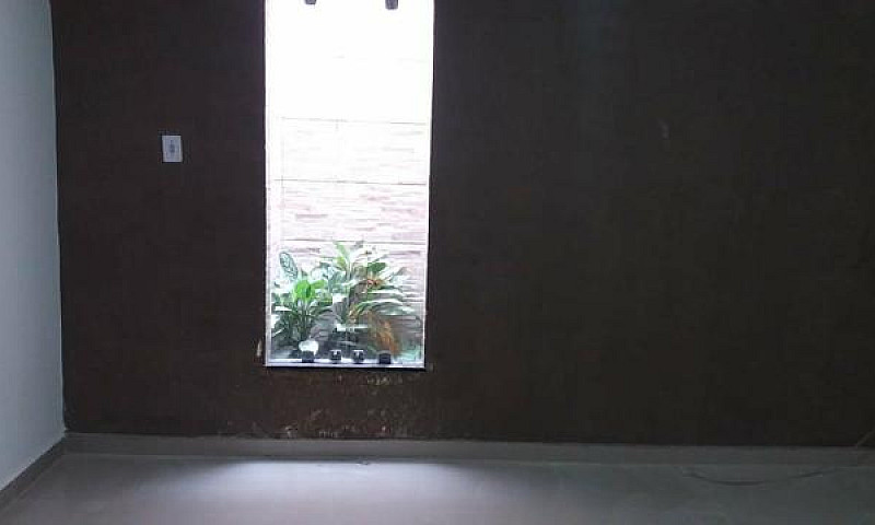 Vende-Se Uma Casa No...