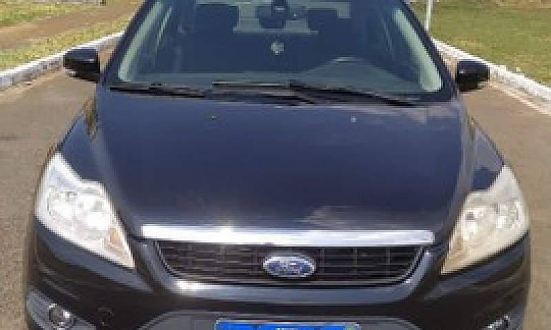 Focus Sedan 2011 2.0...
