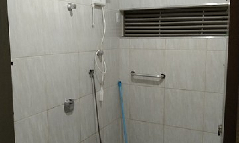 Residência Na Cidade...
