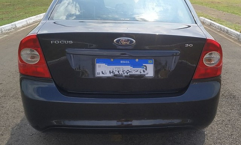 Focus Sedan 2011 2.0...