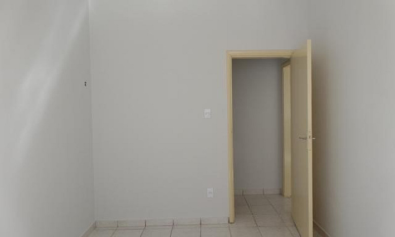 Goiânia - Casa Padrã...