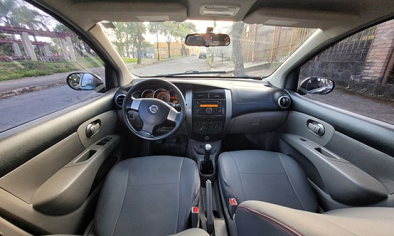 Livina 1.6 Sl 2010...
