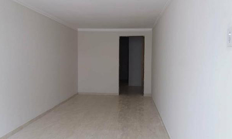 Vende-Se Uma Casa No...