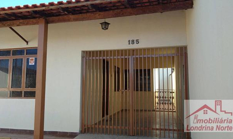 Casa Com 3 Dormitóri...