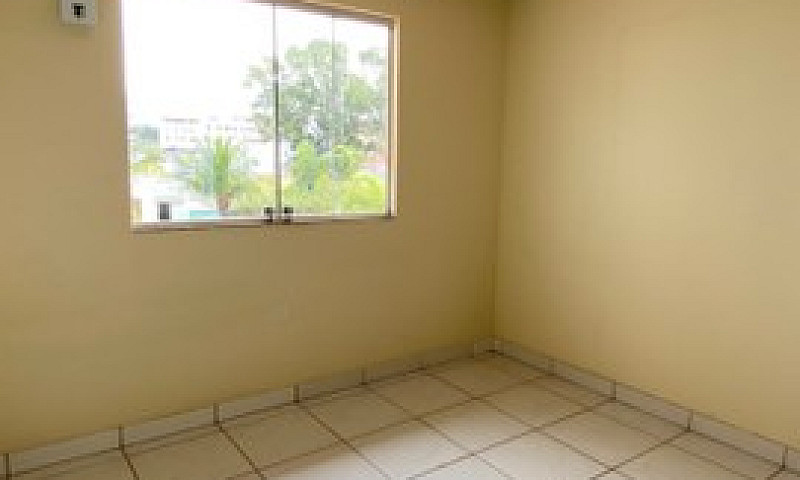 Casa 3 Quartos Com S...