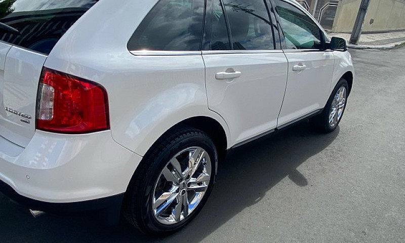 Ford Edge Limited V6...
