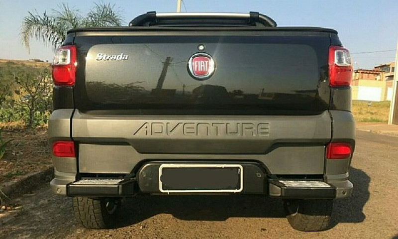 Fiat Strada 1.8 Adve...
