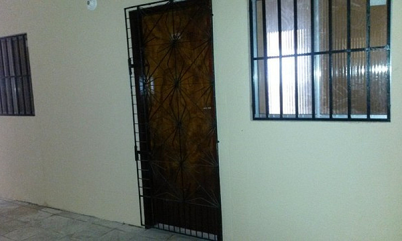 Alugam-Se Apartament...