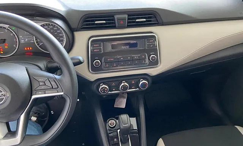 Nissan Versa Advance...