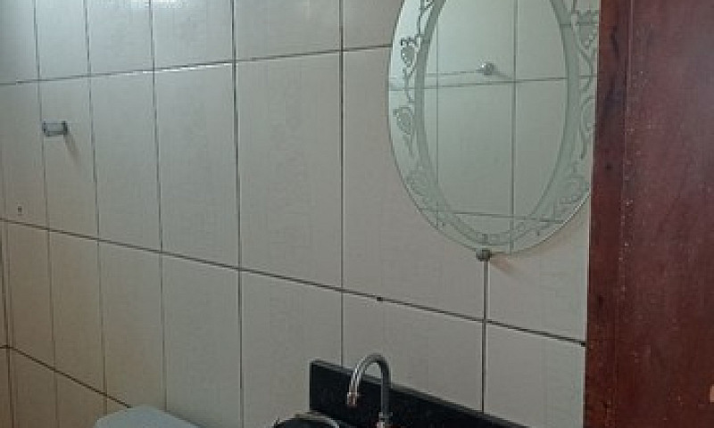 Aluga-Se Casa...