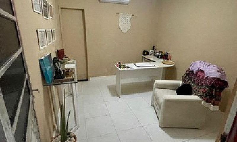 Casa Com Sala Ampla,...