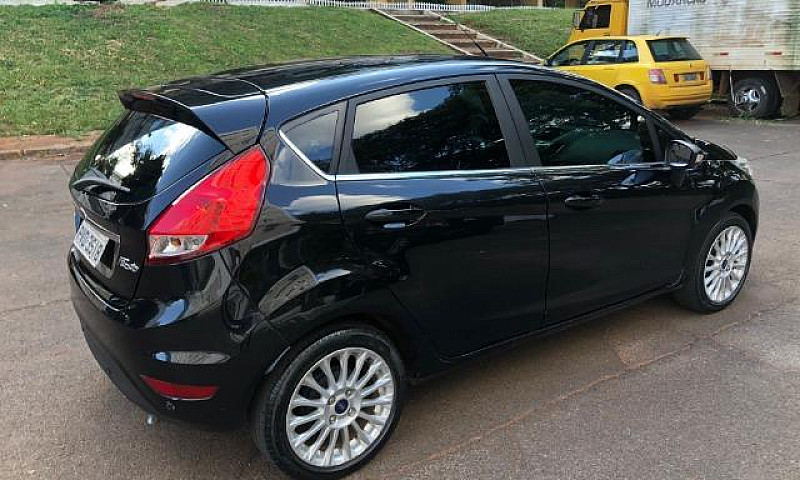 Ford Fiesta 1.6 Tita...