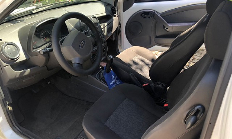Ford Ka...