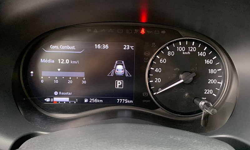 Nissan Kicks Exclusi...