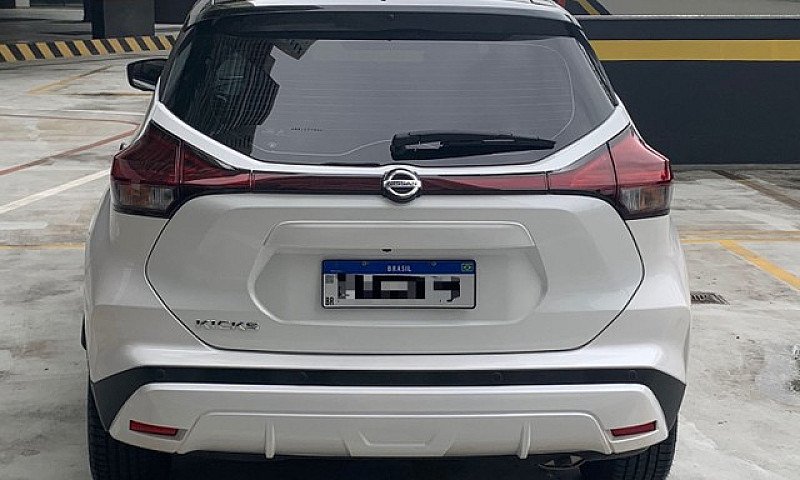 Nissan Kicks Exclusi...