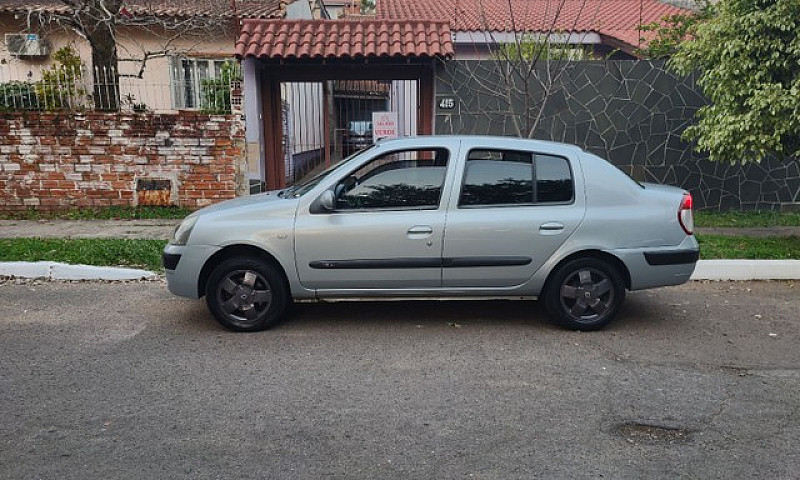 Renault Clio Sedã Pr...