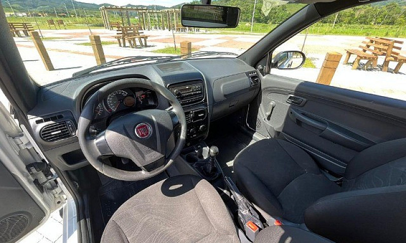 Fiat Strada 1.4 Cs C...