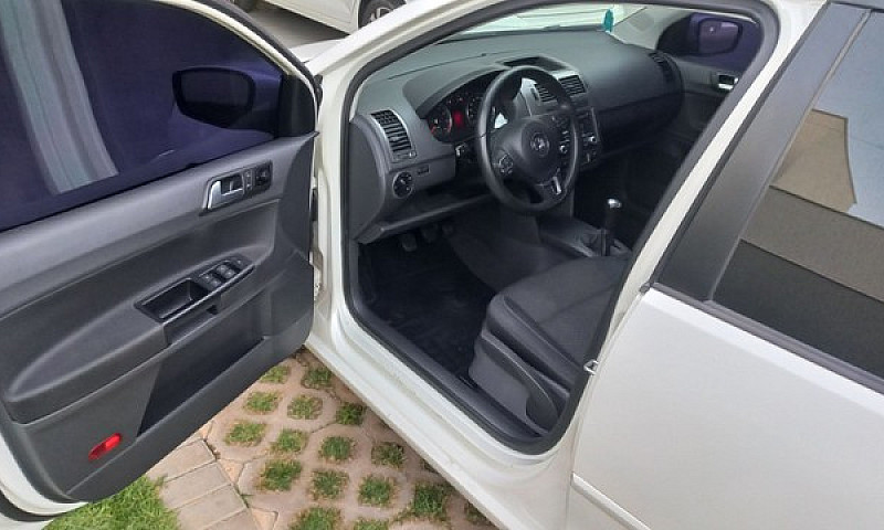 Polo Sedan 2014 Conf...