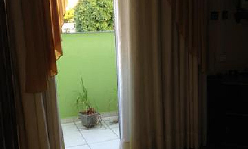 Alugo Quarto...