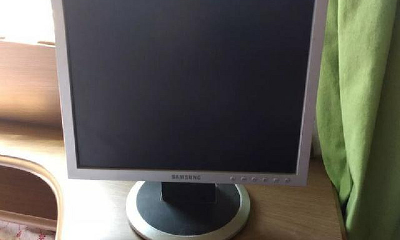 Monitor Samsung Lcd...