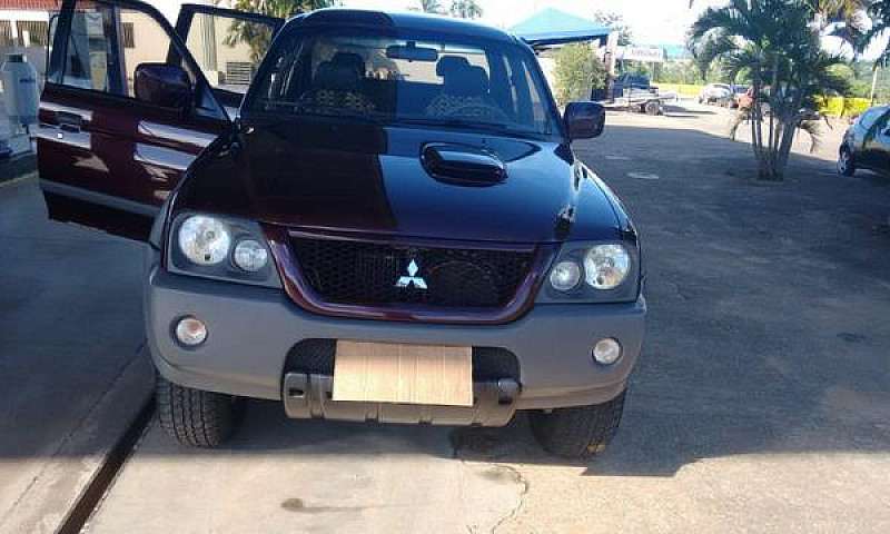 Mitsubishi L200...